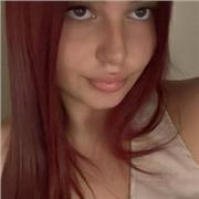 studentessa di quarta liceo,con una media eccellente che vorrebbe fare della sua passione una piccola indipendenza